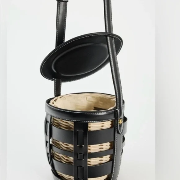 NWT - Zara bucket bag - Picture 2 of 2